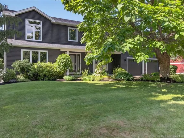 322 Lavoie St, Dieppe, NB E1A 6R8