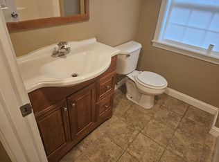 60 Amherst St UNIT B, Worcester, MA 01602