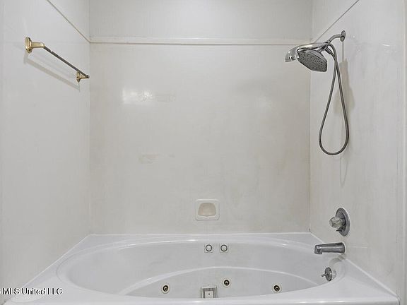 5th image of 148 Armonde Ct