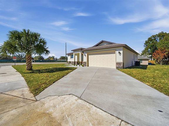 5th image of 1002 Williams St