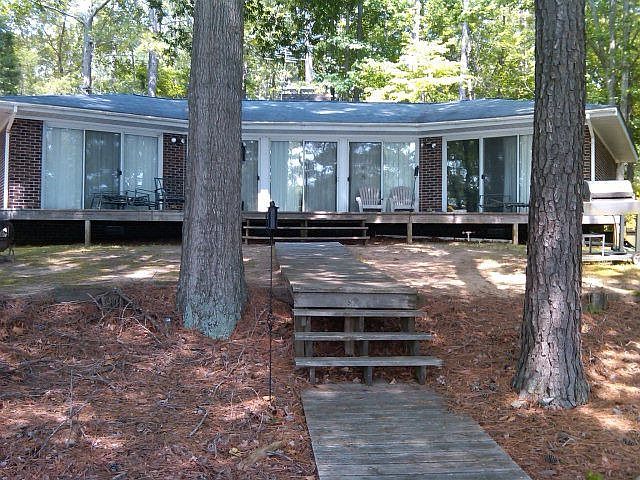 1st image of 275 Bradley Dr