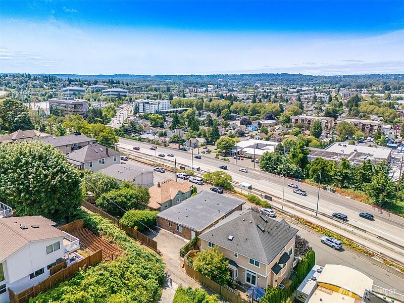 5th image of 412 Mill Avenue S