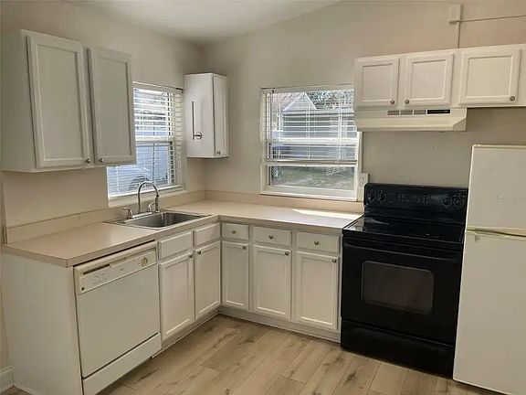3rd image of 2612 Coolidge Ave #2612