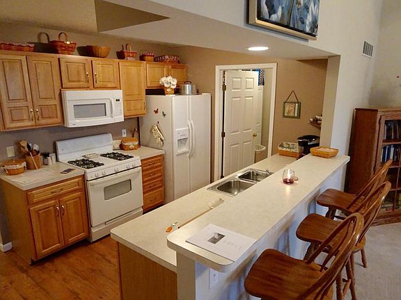 3rd image of 8134 Kingfisher Ln #8134