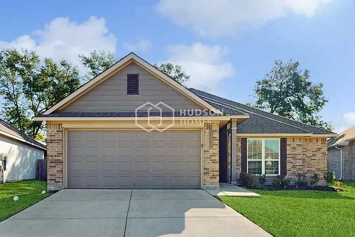 4 bed, 2.0 bath, 1600 sqft, $1,899 — Photo 3
