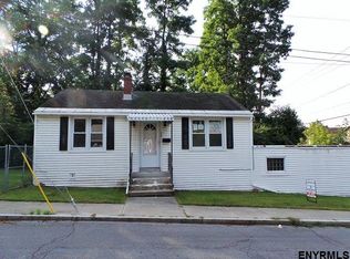 65 Princeton St, Schenectady, NY 12304