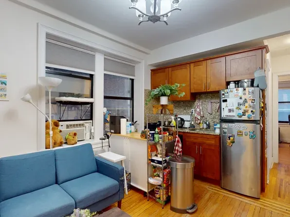 245 West 51st Street image 1 of 7