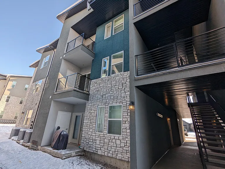 475 W 60 S #1-L202 — Photo 10
