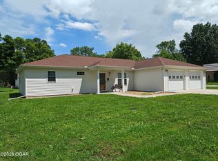 909 Golden Ave, Golden City, MO 64748