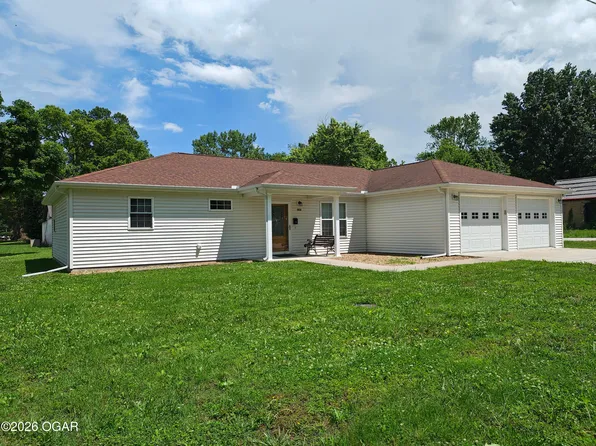 909 Golden Ave, Golden City, MO 64748