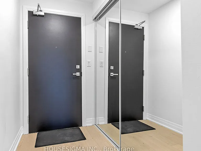 430 Roncesvalles Ave #215 — Photo 4