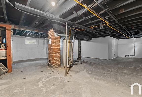 5th image of 1307 Weleba Ave