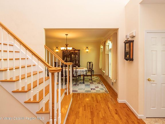 3rd image of 14 Glen Rock Circle