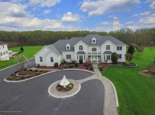 9 Scenic Way, Monroe Township, NJ 08831
