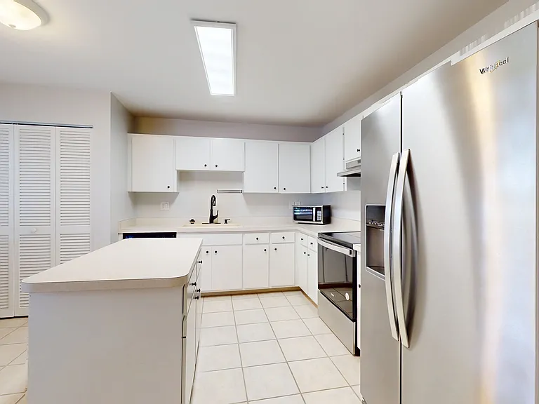 418 Spring Lakes Blvd — Photo 14