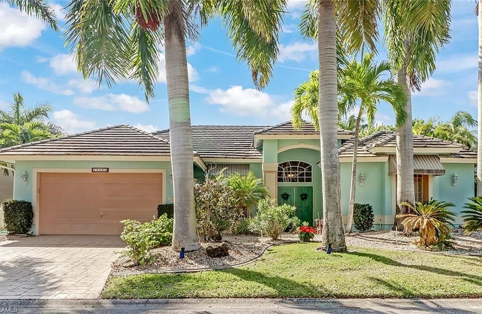 Home For Sale In WATER S EDGE AT PEPPERTREE POINTE