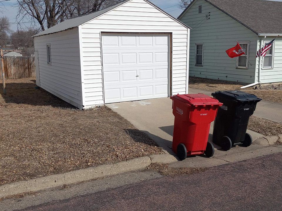 2nd image of 500 E 12th St