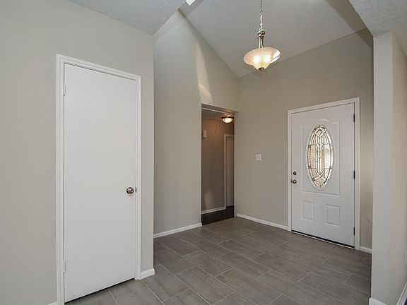 4th image of 7107 Plaza Del Sol Dr