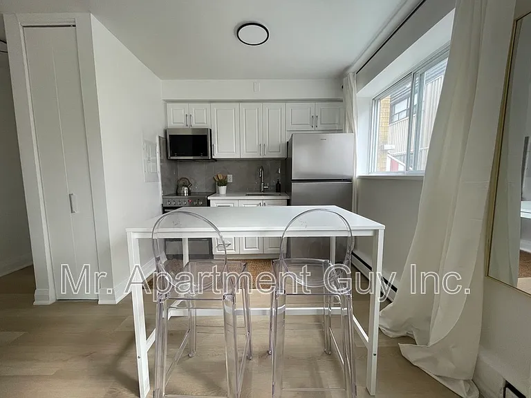 1284 Fennell Ave E #6 — Photo 11
