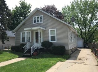 781 North Ave, Aurora, IL 60505