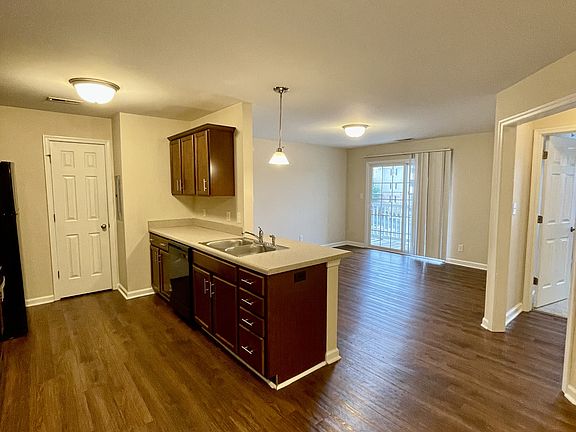 2nd image of 301 Rotunda St #304
