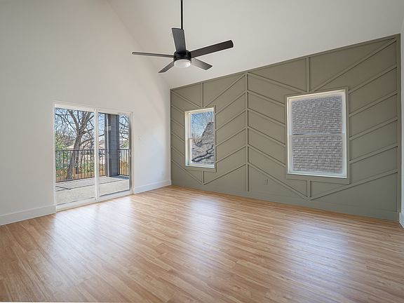 5th image of 2706 Valentine St
