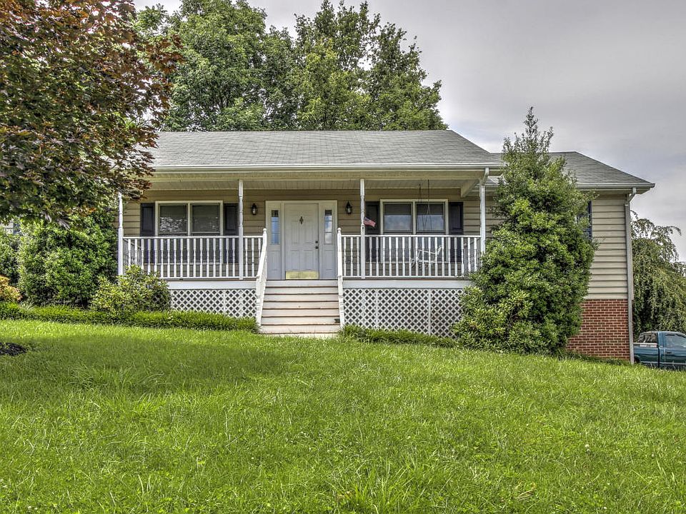 1st image of 499 N Woods Ct