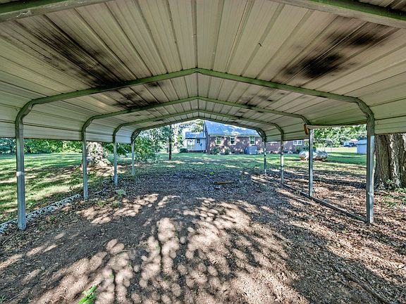 5th image of 1015 Scurry Ln