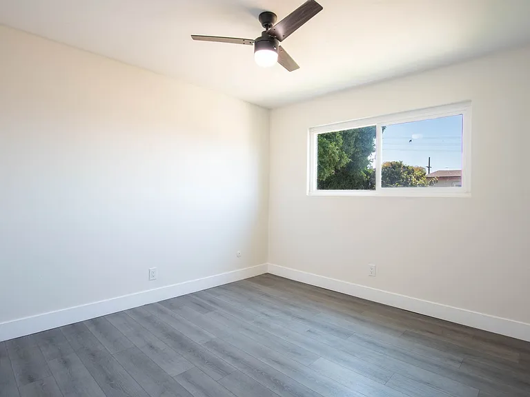 1642 C Avenue — Photo 5