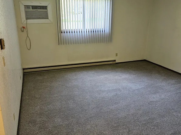 2190 Pasadena Dr, Dubuque, IA 52001