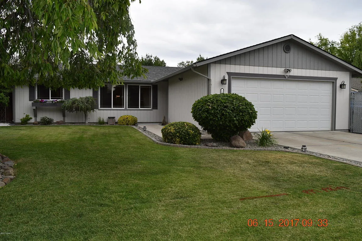1510 S 74th Ave photo 1