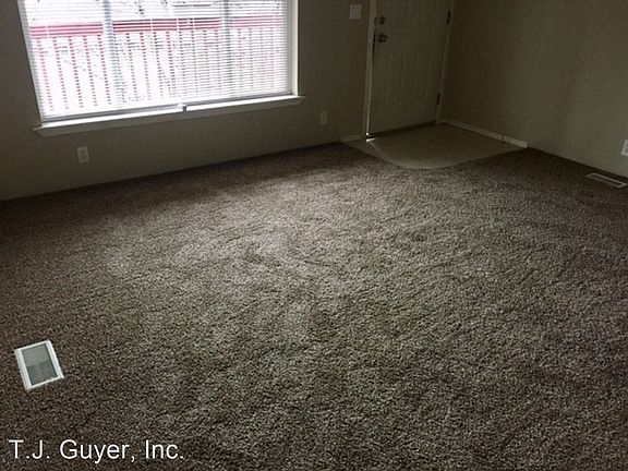 2nd image of 275 NE Sky Ln