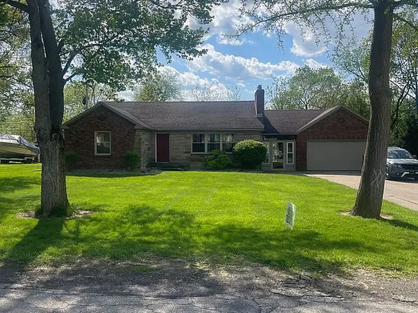 604 Valley Dr, Rossford, OH 43460