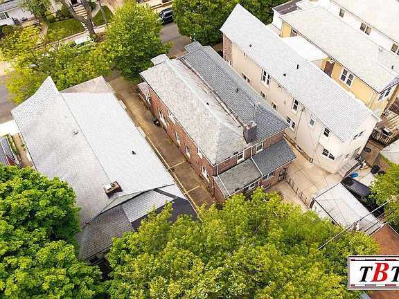 4th image of 1073 E 3rd St