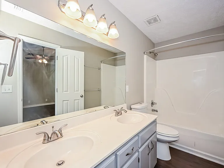 2911 Boyle Ct — Photo 10