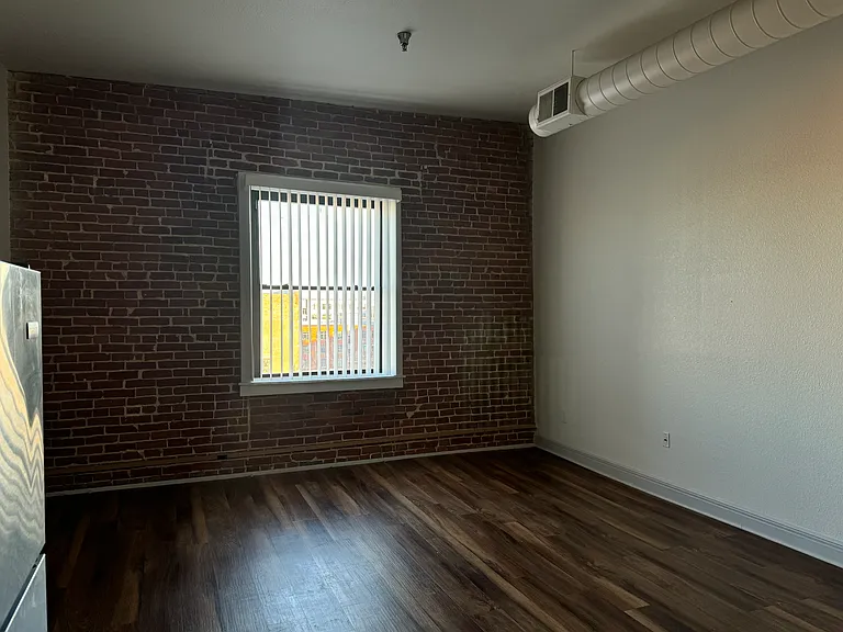 310 Delawareunit #405 — Photo 2