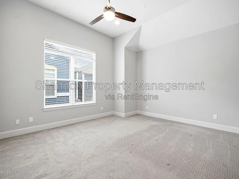 1204 W 16th St #B — Photo 41