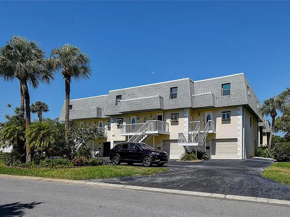 275 Capri Cir N #105, Treasure Island, FL 33706
