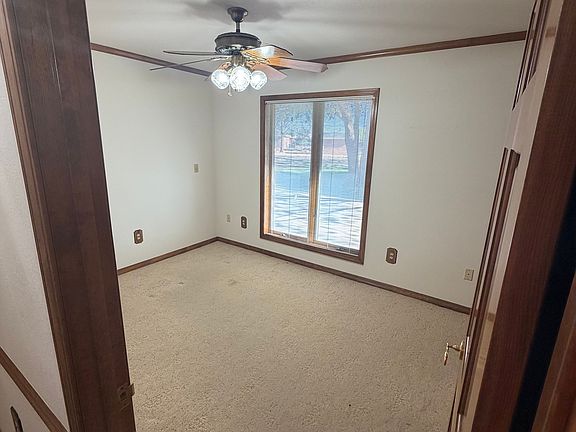 4th image of 3805 Mack Rd
