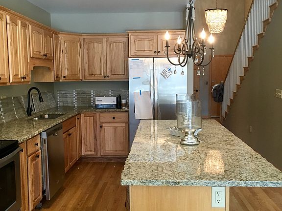 3rd image of 205 N Lakeshore Blvd Ste 2B