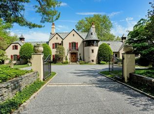 279 Southdown Rd, Lloyd Harbor, NY 11743