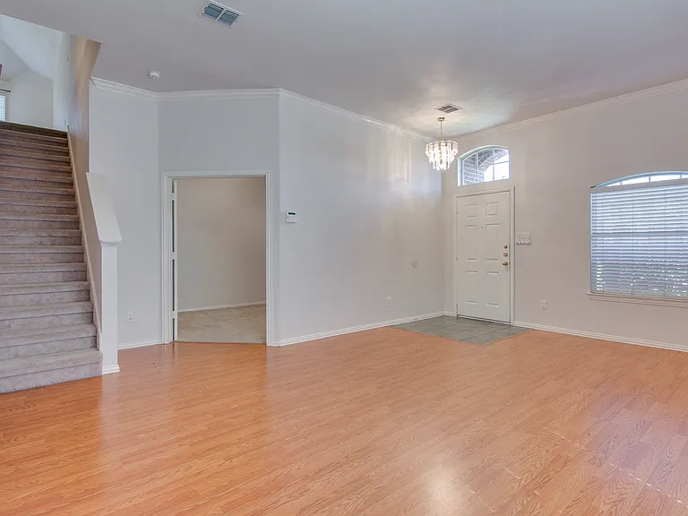 1133 Hillwood Dr — Photo 10