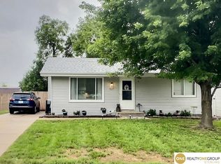 537 Bridger Rd, Lincoln, NE 68521