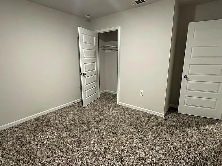 5240 Peach Dr — Photo 7