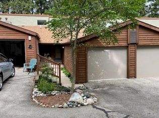 1220 Academic Way #16, Haslett, MI 48840