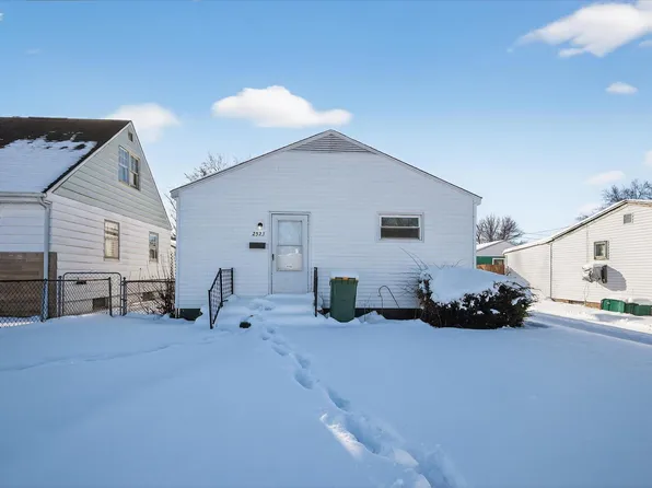 2523 Milburn Blvd, Mishawaka, IN 46544