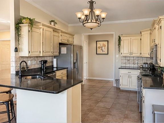 2nd image of 2913 Hunter Pointe