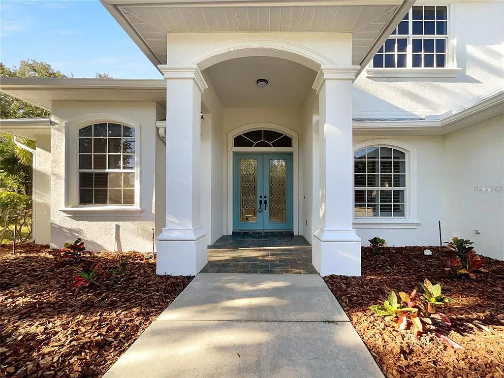 5 bed, 3.5 bath, 2970 sqft, $4,950 — Photo 2