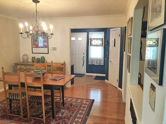 4th image of 100 Carriage Ln #100