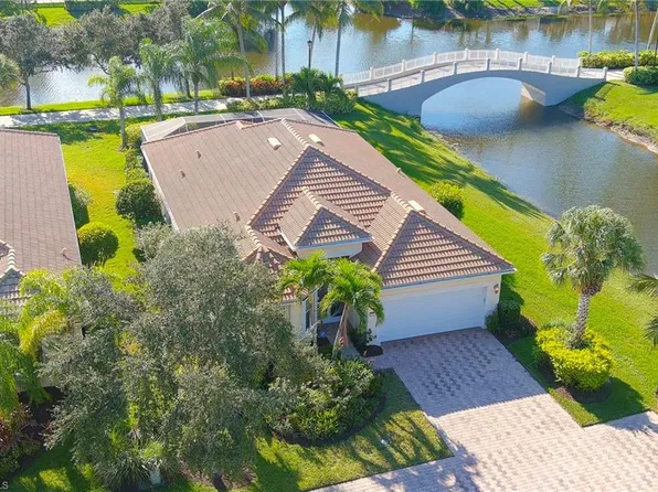 28582 Guinivere WAY, BONITA SPRINGS, FL 34135
